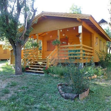 Camping, Hotel De Plein Air Les Cariamas Chateauroux-les-Alpes Eksteriør bilde