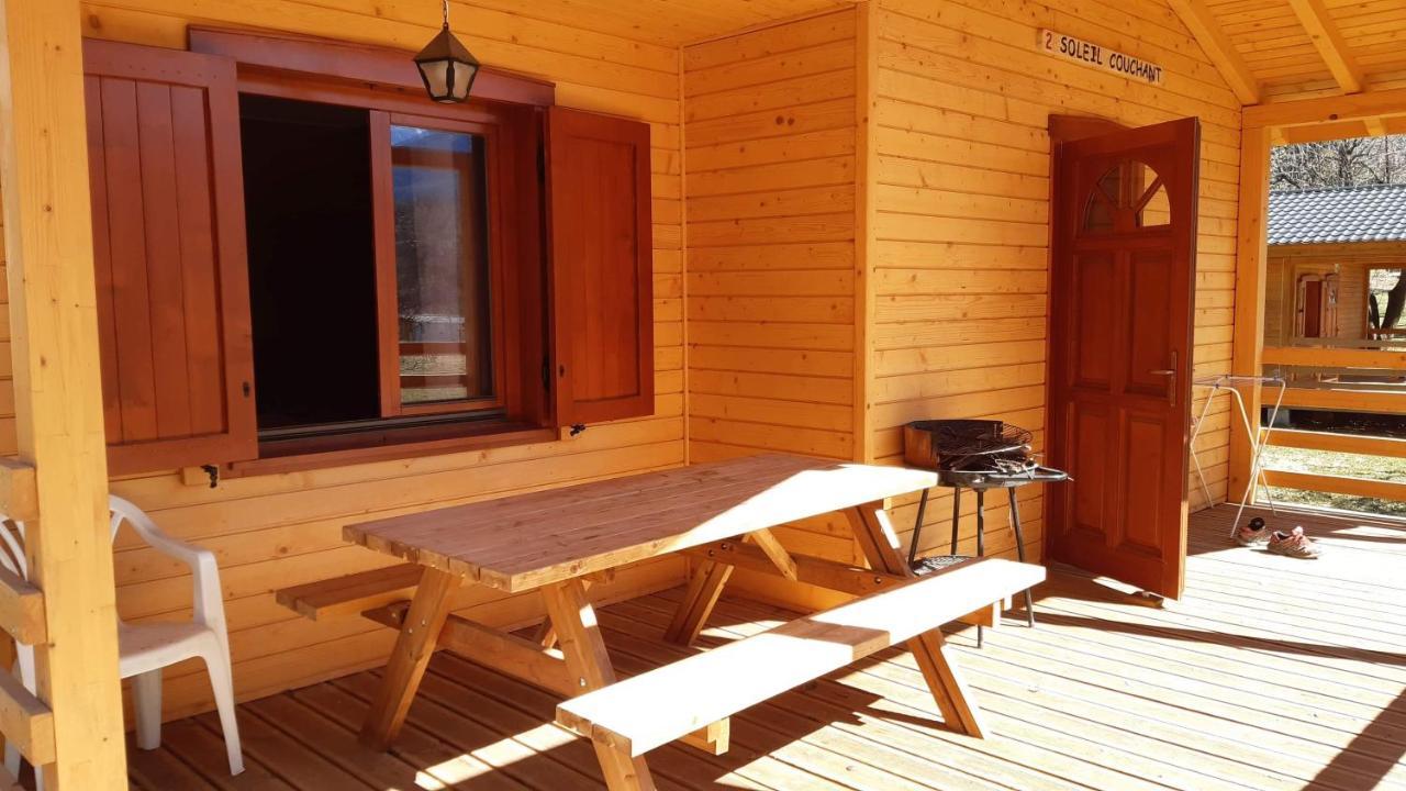 Camping, Hotel De Plein Air Les Cariamas Chateauroux-les-Alpes Eksteriør bilde