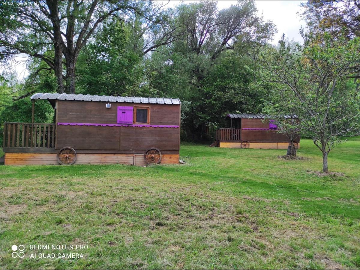 Camping, Hotel De Plein Air Les Cariamas Chateauroux-les-Alpes Eksteriør bilde