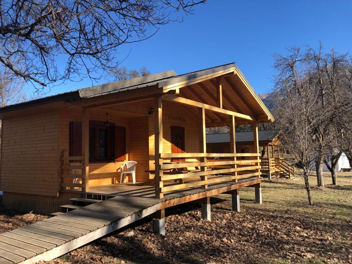 Camping, Hotel De Plein Air Les Cariamas Chateauroux-les-Alpes Eksteriør bilde