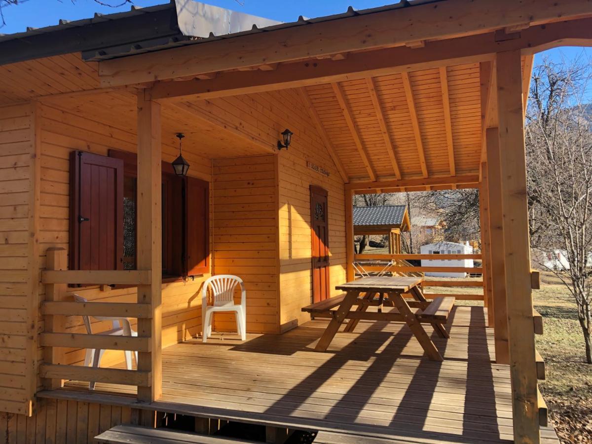 Camping, Hotel De Plein Air Les Cariamas Chateauroux-les-Alpes Eksteriør bilde