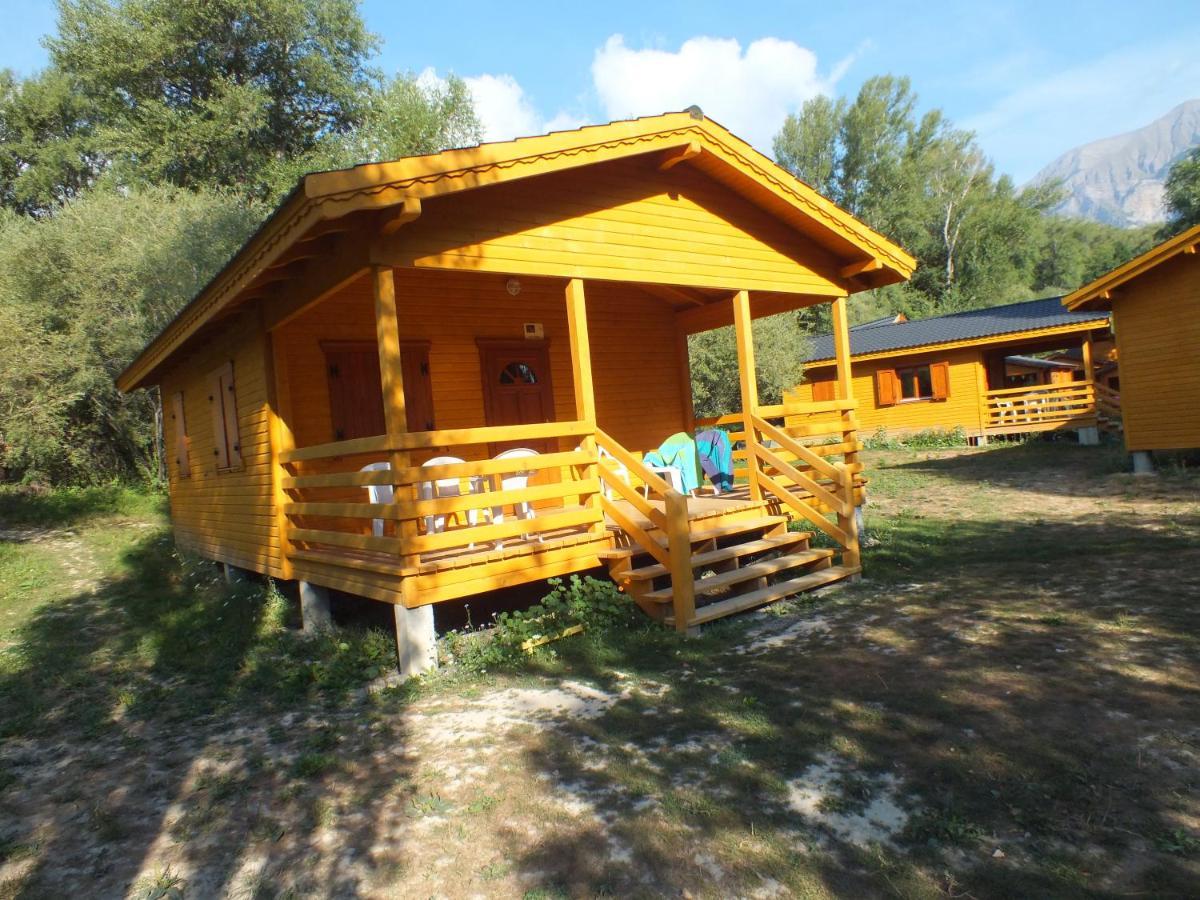 Camping, Hotel De Plein Air Les Cariamas Chateauroux-les-Alpes Rom bilde