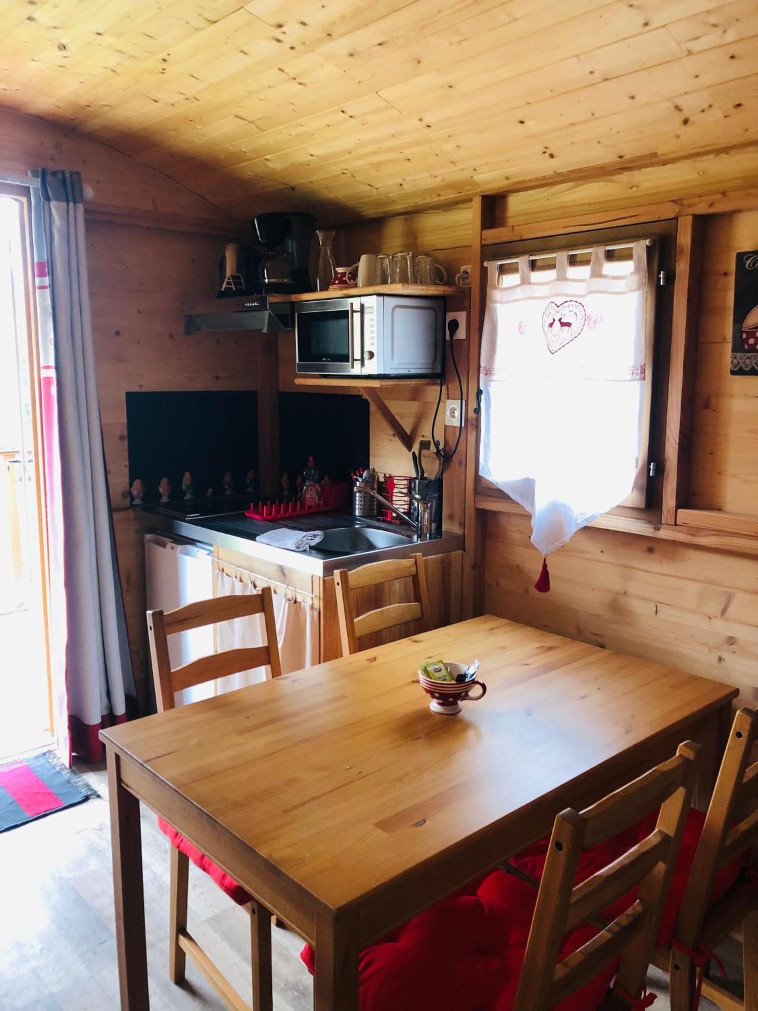 Camping, Hotel De Plein Air Les Cariamas Chateauroux-les-Alpes Eksteriør bilde