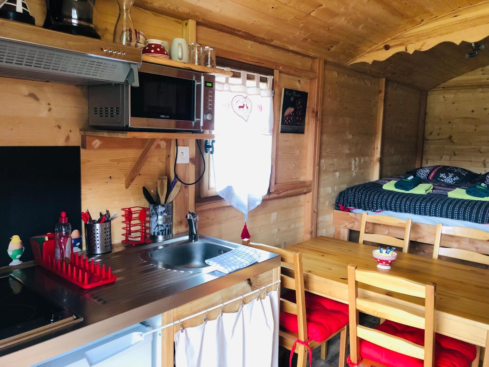 Camping, Hotel De Plein Air Les Cariamas Chateauroux-les-Alpes Eksteriør bilde