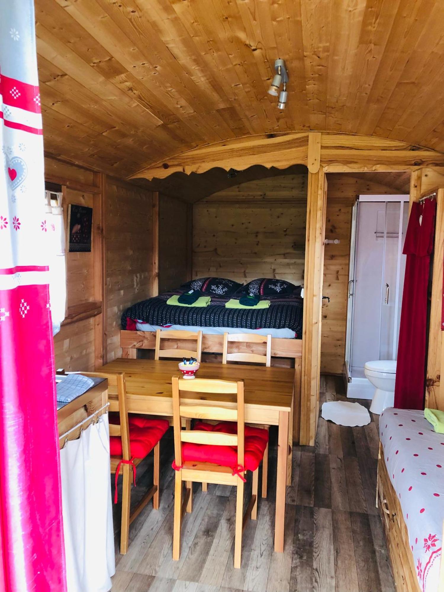 Camping, Hotel De Plein Air Les Cariamas Chateauroux-les-Alpes Eksteriør bilde