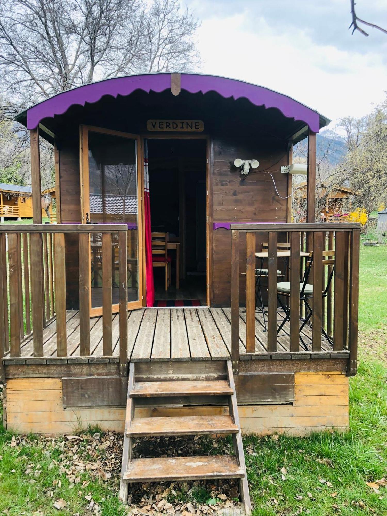 Camping, Hotel De Plein Air Les Cariamas Chateauroux-les-Alpes Eksteriør bilde