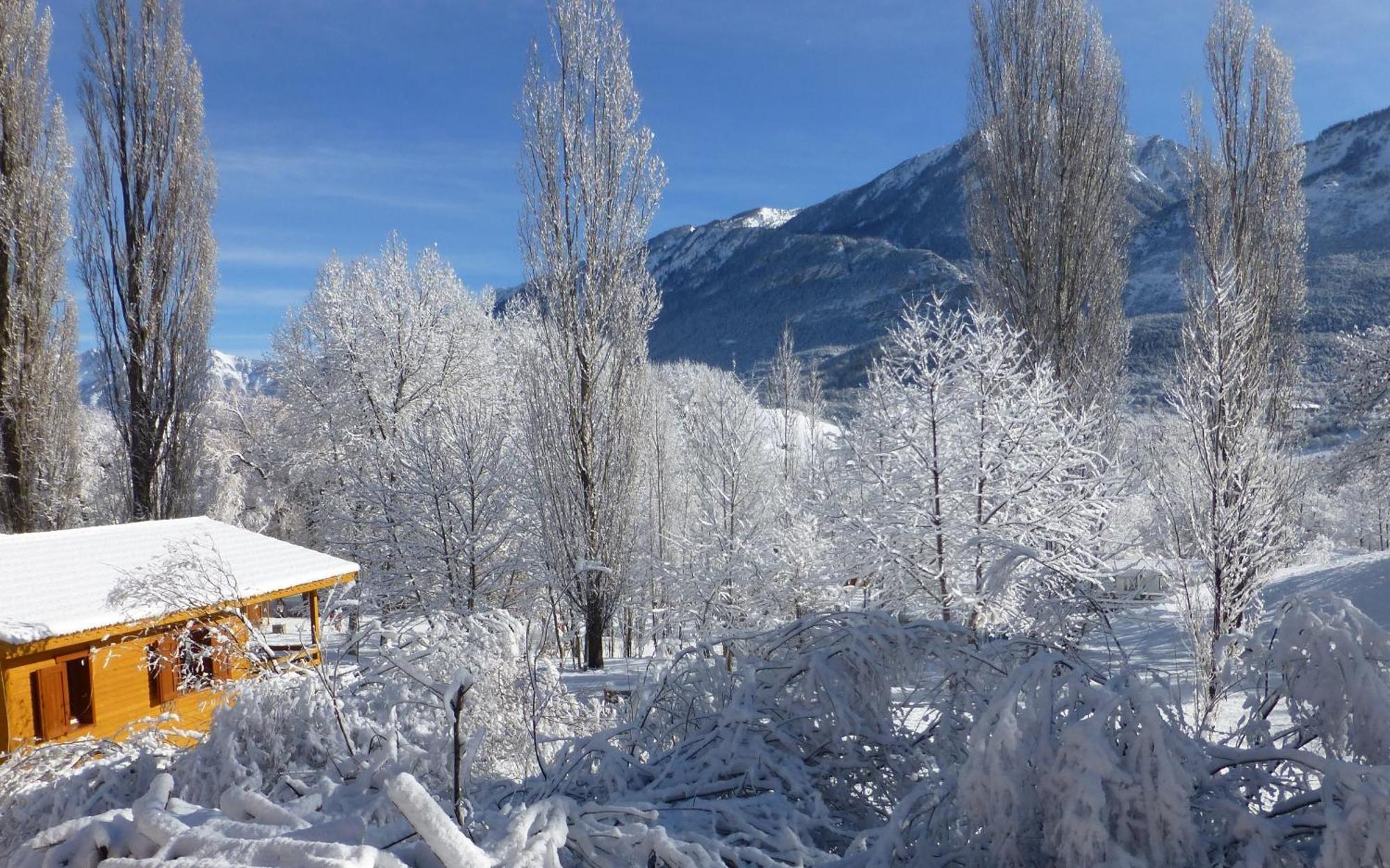Camping, Hotel De Plein Air Les Cariamas Chateauroux-les-Alpes Eksteriør bilde