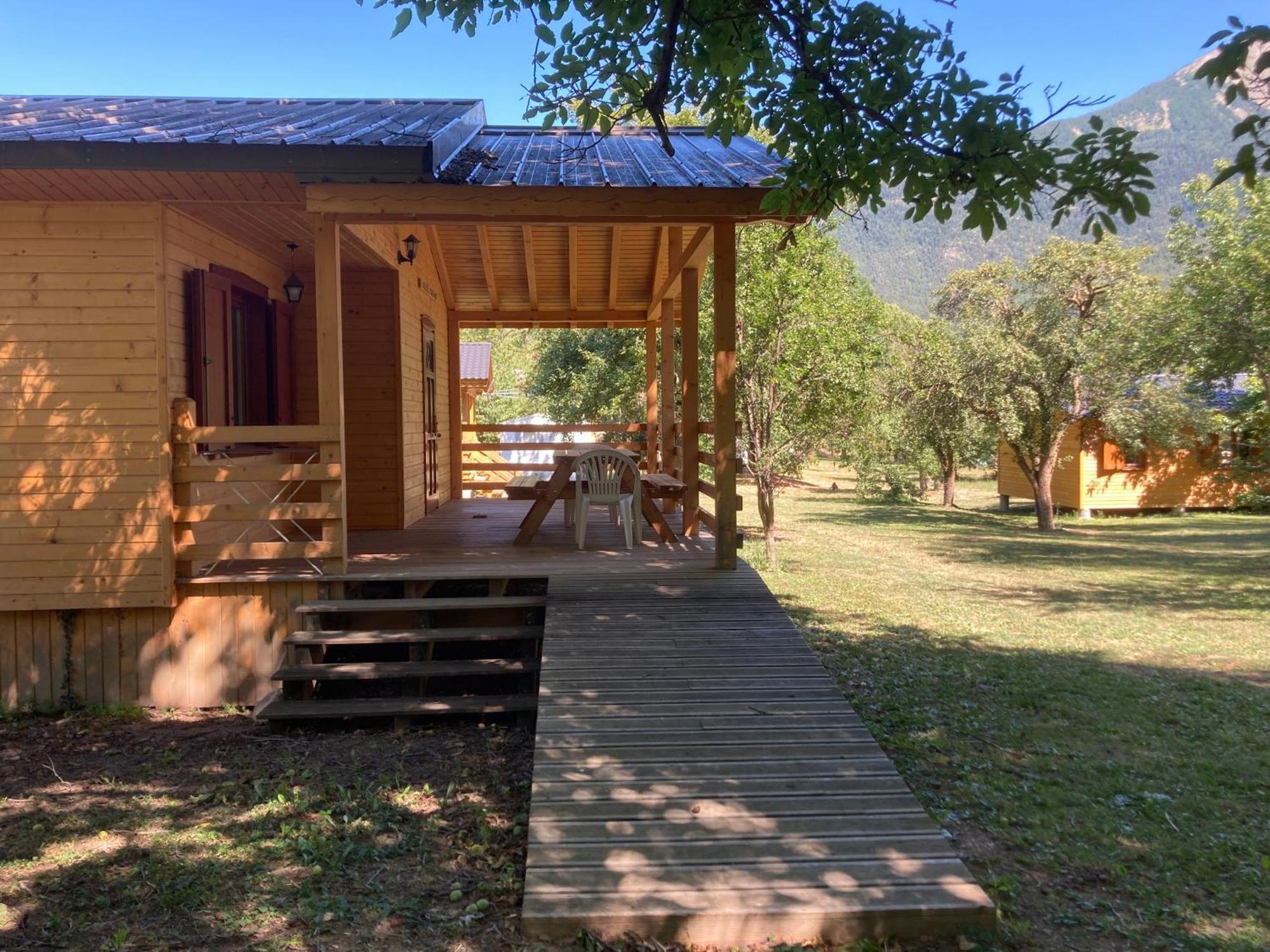 Camping, Hotel De Plein Air Les Cariamas Chateauroux-les-Alpes Eksteriør bilde