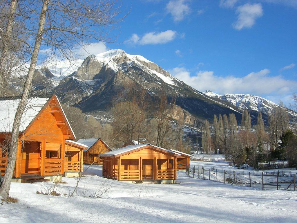 Camping, Hotel De Plein Air Les Cariamas Chateauroux-les-Alpes Eksteriør bilde