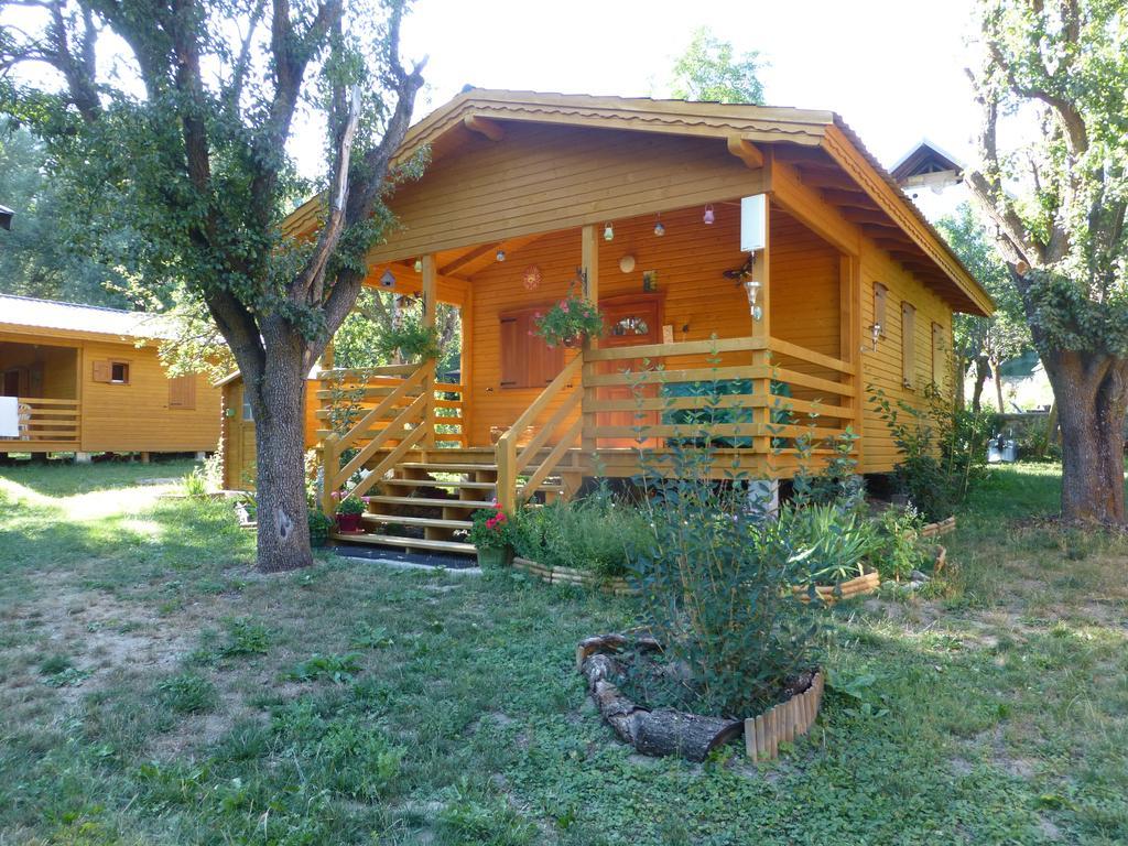 Camping, Hotel De Plein Air Les Cariamas Chateauroux-les-Alpes Eksteriør bilde