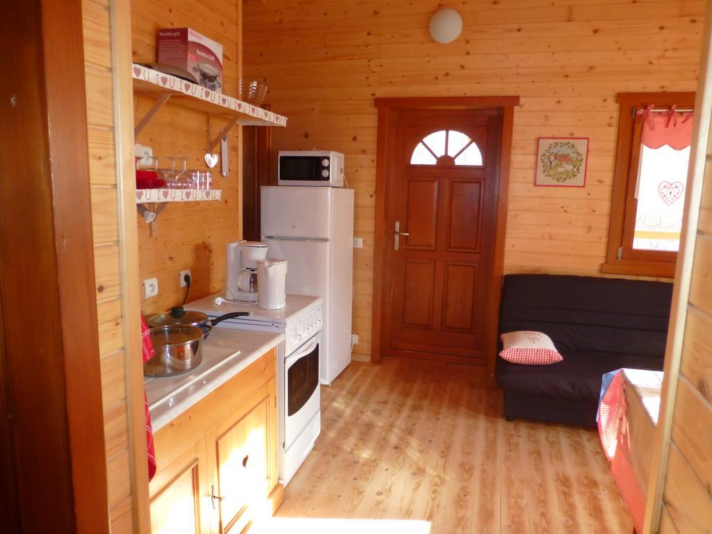 Camping, Hotel De Plein Air Les Cariamas Chateauroux-les-Alpes Eksteriør bilde