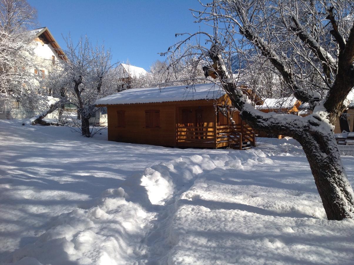 Camping, Hotel De Plein Air Les Cariamas Chateauroux-les-Alpes Eksteriør bilde