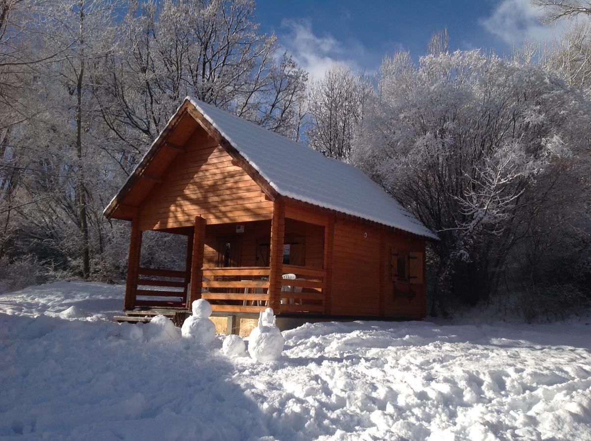 Camping, Hotel De Plein Air Les Cariamas Chateauroux-les-Alpes Eksteriør bilde