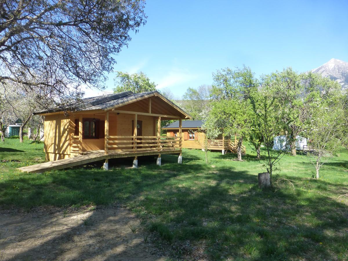 Camping, Hotel De Plein Air Les Cariamas Chateauroux-les-Alpes Eksteriør bilde